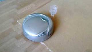 Electrolux Trilobite ZA2 detects everything on the ground [upl. by Anwahs]