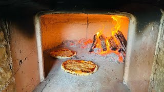 Pizza nel forno a legna [upl. by Yorled]