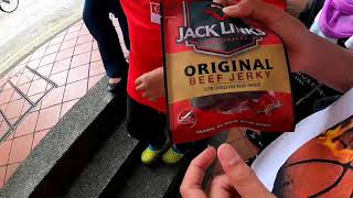 HALAL Beef Jerky Jack Links SINGAPORE 7ELEVEN amp Supermarket Price between Sgd 350  Sgd 450 [upl. by Chien328]