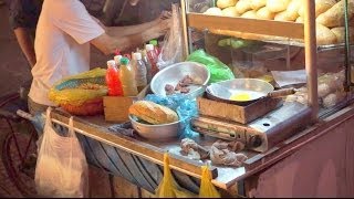 Vietnamese Street Food French Baguette amp Fried Egg  Bánh mì [upl. by Eilagam]