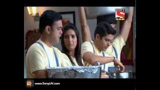 Badi Door Se Aaye Hain  Episode 20  4th July 2014 [upl. by Lucrece]