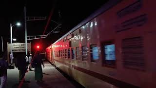 KAMBAN EXPRESS ENTERING FULLY CROWDED NAGAPATTINAM JUNCTION  TNo16176 KARAIKAL  CHENNAI EGMORE 🚂 [upl. by Sprage906]