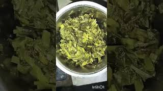 Sarson ka saag recipe food reels punjabi youtubeshorts punjabifoodshortvideo aub [upl. by Raye]