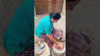 Pyaaz Ki Roti😋😍youtubeshorts shorts trending viralvideo mom tandoori [upl. by Eniamret]