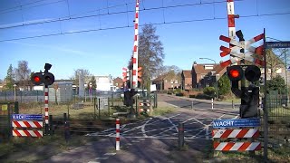 Spoorwegovergang GilzeRijen  Dutch railroad crossing [upl. by Ludba488]