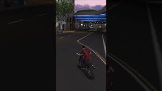 Pasando Entre Dos Personas en GTA V RP [upl. by Yelrebmik117]