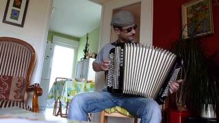 accordeoniste portugais [upl. by Thgirw]