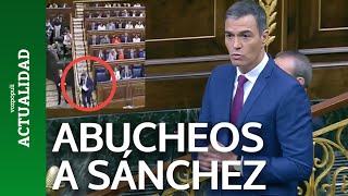 Pedro Sánchez se fue entre abucheos del Congreso tras 17 minutos [upl. by Naols]