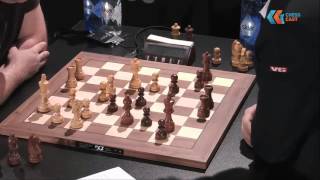 T Petrosian  M Carlsen Blitz [upl. by Sandberg599]