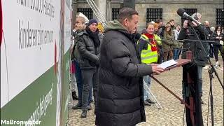 Herdenkingsprotest op de Dam  Bekende Nederlanders lezen namen op [upl. by Casar980]