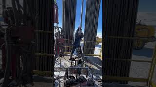 Trippin pipe in  40 degree weather 🥶 rig floor activites workover rig ad [upl. by Ellecrag]