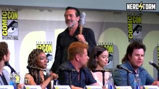 JEFFREY DEAN MORGANS EPIC ENTRANCE AT THE WALKING DEAD PANEL  SAN DIEGO COMIC CON 2016 [upl. by Nollad]