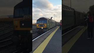 Statesman 47 810 and 47 805 Crawl into Eastleigh 121024 [upl. by Carthy]