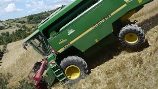 Grosse frayeur Moissonneuse dans une pente a  40  JOHN DEERE 2254 hillmaster [upl. by Ettenom]