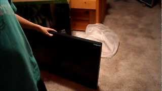 Insignia 32quot LCD HDTV unboxing and short review [upl. by Gnex]