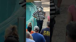 Sassy mime 😬👏 Tom Seaworld Mime seaworldmime funny tomthemime [upl. by Oni]