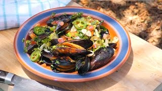 Mejillones al ajillo y camarones picantes [upl. by Sucitivel160]