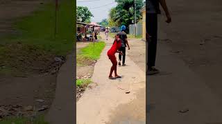 Le courageux 🤣😂prank viralvideo humourclub funny comedy funny prank humour fun [upl. by Avin]