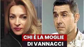 Roberto Vannacci chi è Camelia Mihailescu la moglie romena che lo sostiene nelle sue battaglie [upl. by Farant]