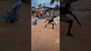 Il veut frappé le petite a cose dune danse heeee vraiment 🔥🔥🔥🤩💯💯💯💯💯😁😁 humour duo comedy funny [upl. by Emmery626]