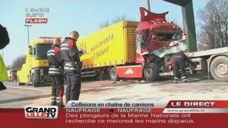 Collisions en chaine de camions [upl. by Viccora]