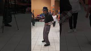 EL RESORTES SALVADOREÑO parati baile viralvideo cumbia COMBO [upl. by Inalaeham639]