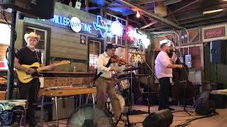 Gruene Hall TX 73121 Flat Top Jones  More Fun Lots More Fun [upl. by Sisi]