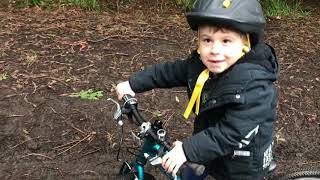 Islabikes Beinn 20  Learning To Ride Without Stabilisers [upl. by Nosittam]