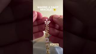 Making a daisy bracelet idea 💡 diycraftsbraceletviralshort [upl. by Inwat]