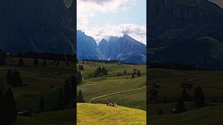 Die Seiser Alm in den Dolomiten in Südtirol [upl. by Ttezil]