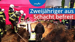 Dramatische Rettungsaktion Kleinkind steckt metertief in Schacht fest  MDR um 4  MDR [upl. by Eberhart]