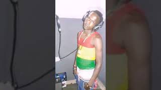 MOÏSE GAZA ft ROULDJA ZION femme guinéenne [upl. by Ahseirej165]