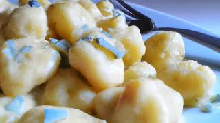 Gnocchi di patate alla gorgonzola [upl. by Adamec700]