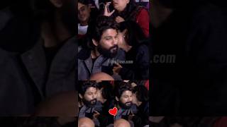 ముద్దు పెట్టేసాడు 😍 ❤ AlluArjun Gives a Kiss to his Wife AlluSnehaReddy  Pushpa2  FilmyTime [upl. by Ylsel]