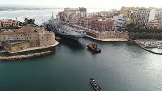 Nave Cavour transita il canale navigabile di Taranto [upl. by Llehcear]