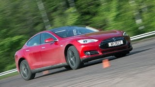 Tesla Model S P85D в Insaneрежиме Фокус с телефоном [upl. by Simetra]