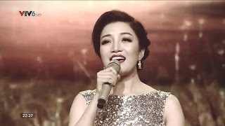 Tựa như gió phiêu du  Phạm Thu Hà  Gala Bài hát Việt 2014 [upl. by Nacul]