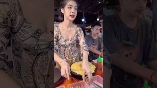 Beautiful Lady Selling Omelet in Vientiane Laos Street Food [upl. by Nnahoj496]