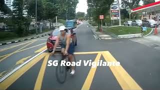 3may2024 Tanglin Road cyclist fail to conform to red light signal amp squeeze thruthe pedestrians [upl. by Hallee]