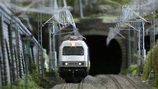 Die superschöne Modellbahn mit Straßenbahn in H0 vom MEC Wuppertal [upl. by Ahsehat]