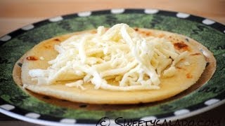 AREPAS COLOMBIANAS  Cómo Hacer Arepas De Tela o Arepas Paisas  SyS [upl. by Adnuahsal]