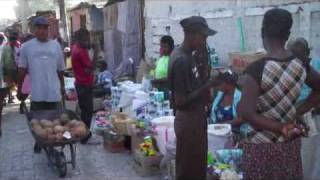 Haiti Earthquake PortauPrince reprends son cours [upl. by Flita]