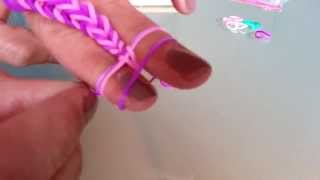 Loom Bands Armband  Fischgräten  über Finger  Stifte Anleitung deutsch [upl. by Netaf]