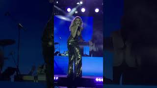 Hadise  Küçük Bir Yol Live Performance [upl. by Annahsohs299]