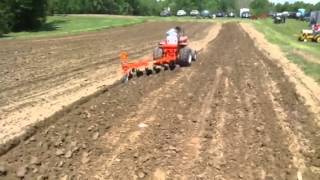 Allis chalmers 616 as a d21 plowing [upl. by Bremen609]