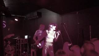 Amyl and the Sniffers  Im Not A Loser Vinnies 2019 [upl. by Shellie]