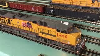 Union Pacific short cement train  H0 scale [upl. by Asirrac655]