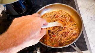 PASTA Nu gör vi Spaghetti alla puttanesca [upl. by Mikiso282]