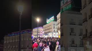 Ver Madrid en diciembre en la Puerta del Sol [upl. by Rahs]