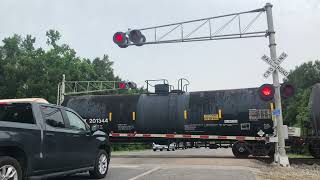 CN L516 passes through Garyville LA [upl. by Garlanda]